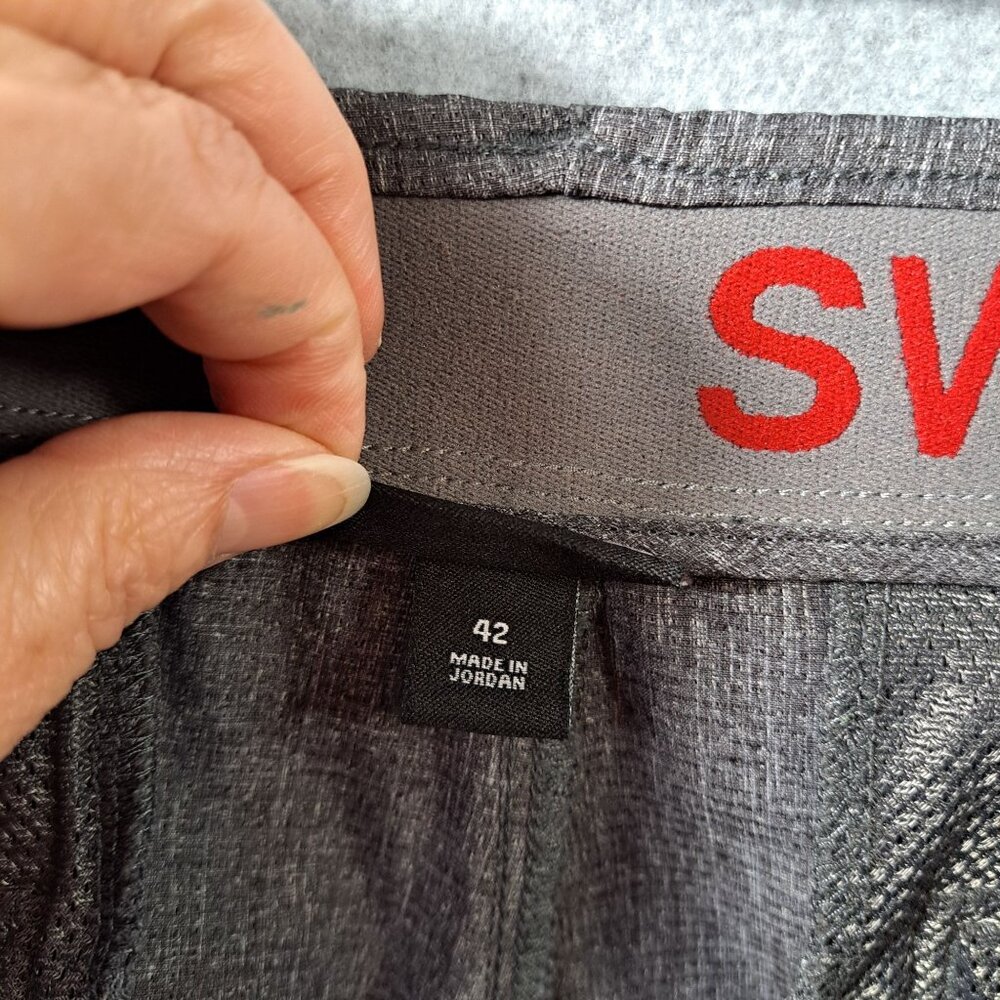 SwissTech Mens 42 Shorts Flat Front Gray Poly Elastic Waistband Pockets Stretch - Picture 7 of 15